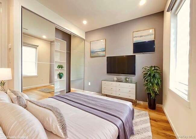 Building Photo - 71-53 69th Pl