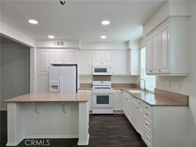 Building Photo - 527 N Chardonnay Dr