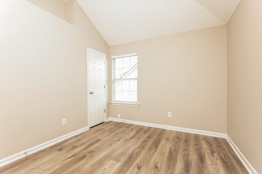 Building Photo - 1849 Lakewood Village Dr