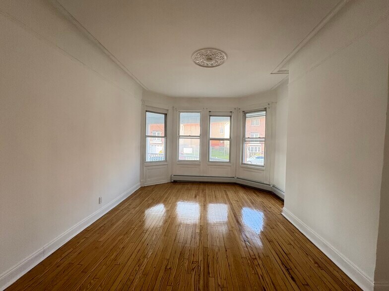 81 Oak St 1 - 85 Oak St