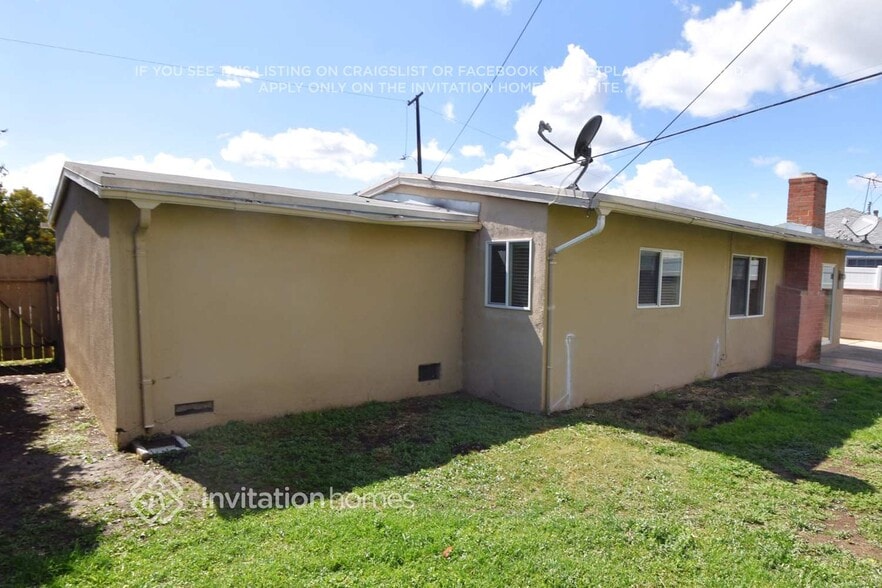 Building Photo - 16233 Inyo St