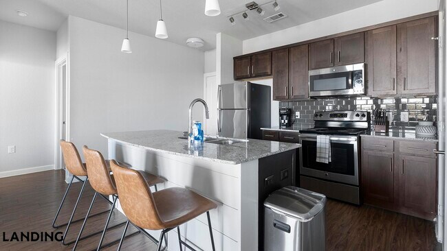 Building Photo - 4300 Cromwell Dr