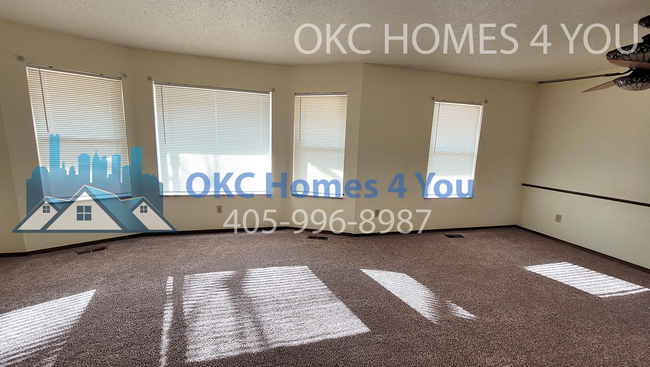 Building Photo - 3 Bed with Lake Hefner View