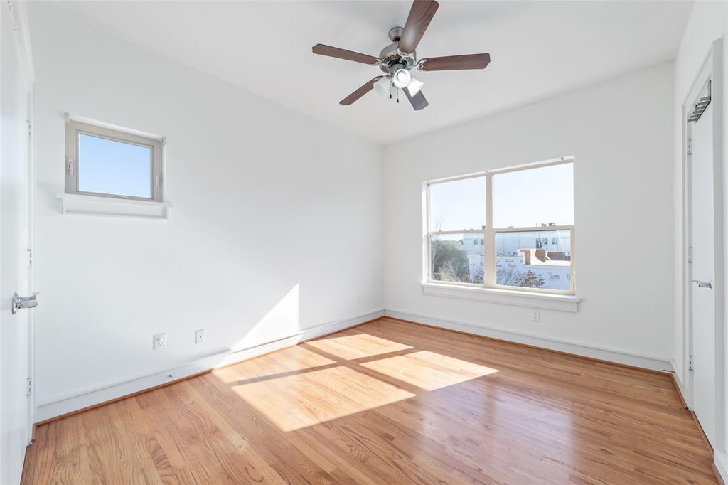 Building Photo - 821A W 25th St