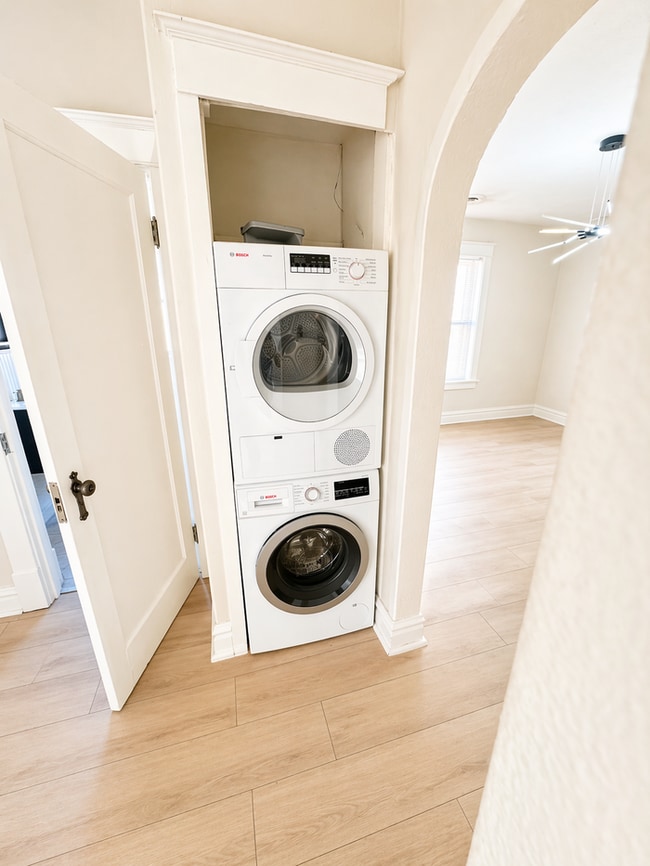 Building Photo - 7104 Tulane Ave