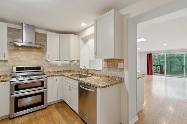 Building Photo - 9225 Karlov Ave
