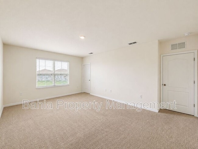 Building Photo - 869 Ambleside Dr