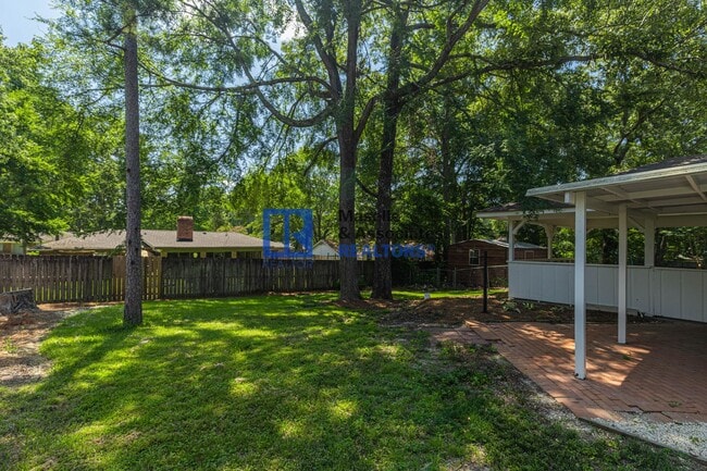 Building Photo - Charming 4-Bed, 2.5-Bath Home in the Heart...