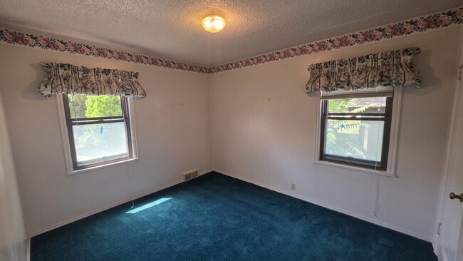 Building Photo - 3565 Eccles Ave