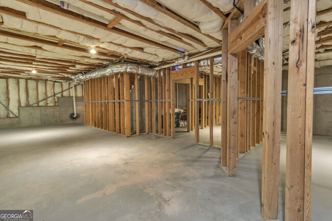 Building Photo - 3000 Highgreen Trail
