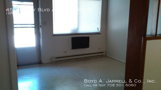 Building Photo - 450 Sibley Blvd
