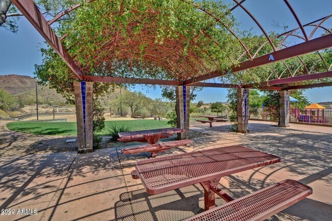 Building Photo - 2622 W Florentine Rd