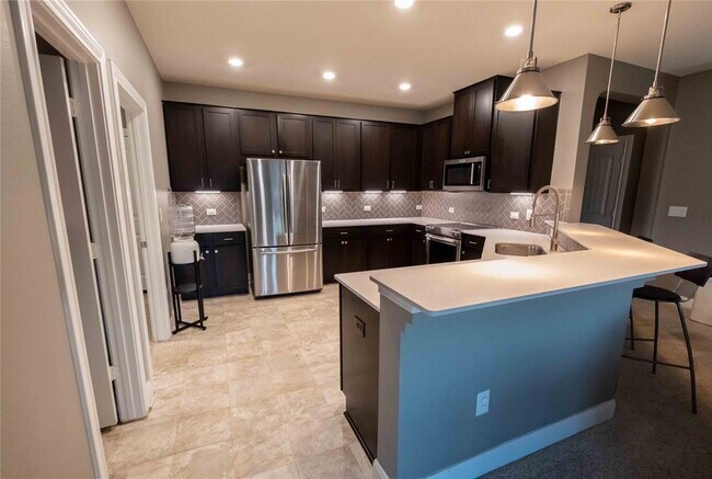 Building Photo - 7708 Nunsland Dr