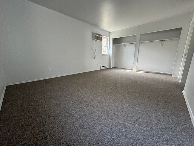 Building Photo - 1322 S Fountian Street