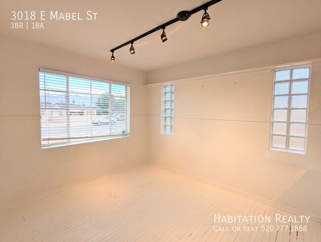Building Photo - 3018 E Mabel St
