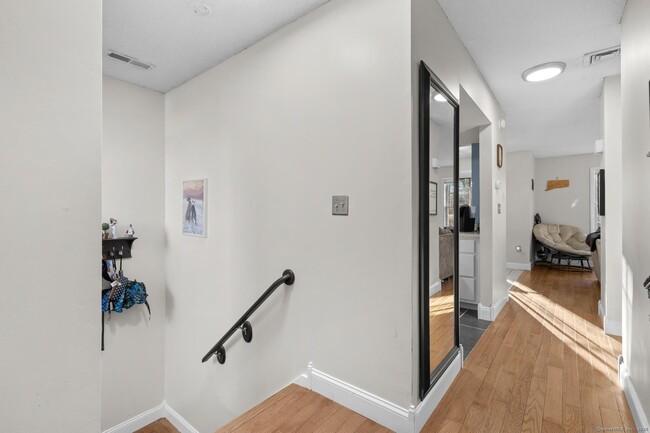 Building Photo - 207 Misty Meadow Ln