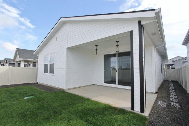 Building Photo - 5857 N Backfire Wy