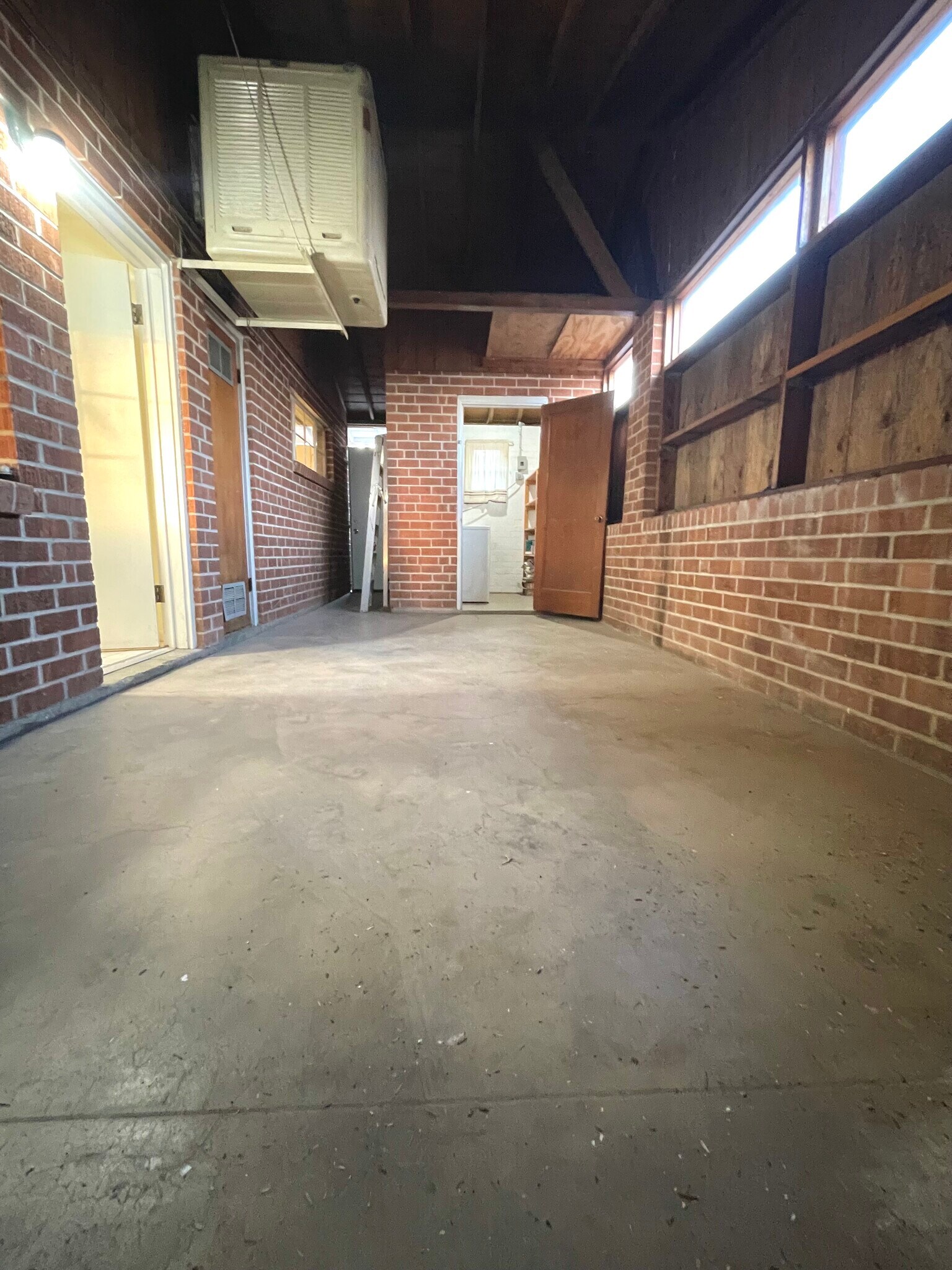 Building Photo - 2308 N Richey Blvd