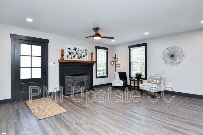 Building Photo - 105 McMakin Dr