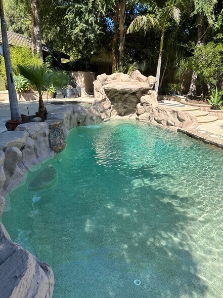 Building Photo - 9859 Foothill Blvd