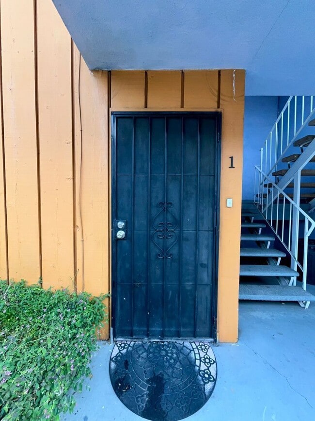 Building Photo - 12562 Brookshire Ave