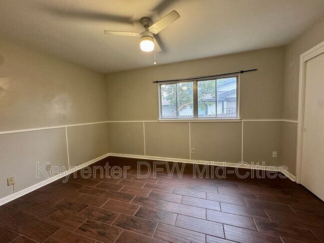 Building Photo - 3104 Medina Ave