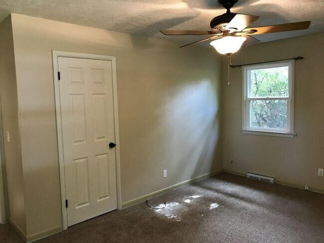 Building Photo - 3 bedroom in Billings MT 59102