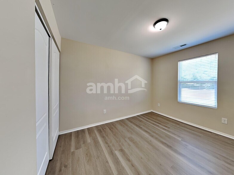 Building Photo - 96 Yarmouth Dr