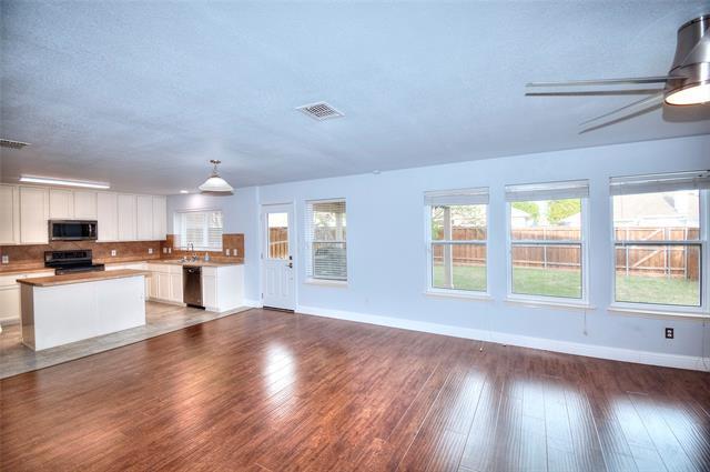 Building Photo - 3913 Plymouth Dr