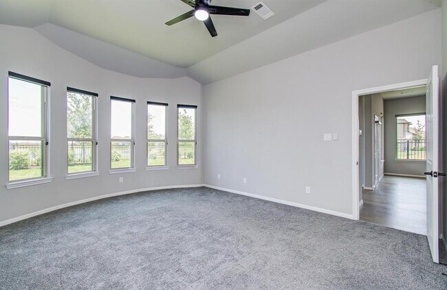 Building Photo - 800 Sarasota Shore Dr