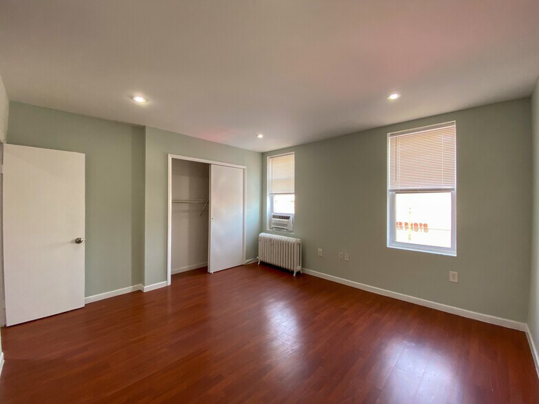 Bedroom #1 - 1414 Snyder Ave
