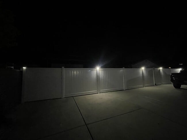 Building Photo - 1339 Monserate Ave