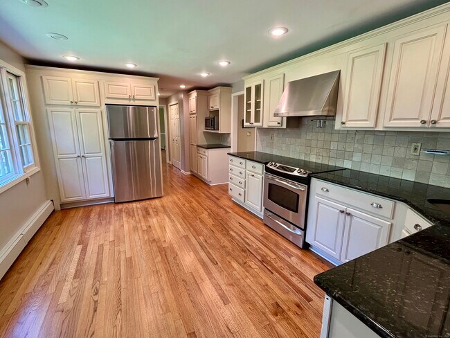 Building Photo - 25 Jade Tree Ln