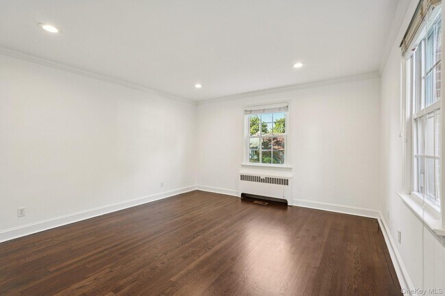 Building Photo - 71 Tamarack Rd