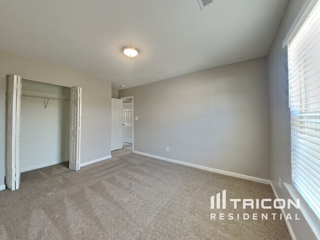 Building Photo - 3622 Evanston Way