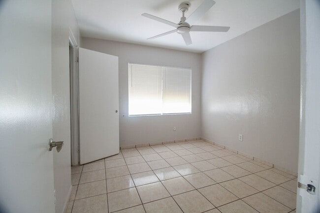 Building Photo - 15 N Oxalis Dr