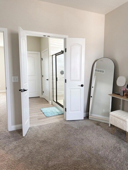 Building Photo - 6800 Green Isle Ln