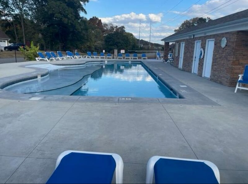 Building Photo - 2440 Waterhaven Dr