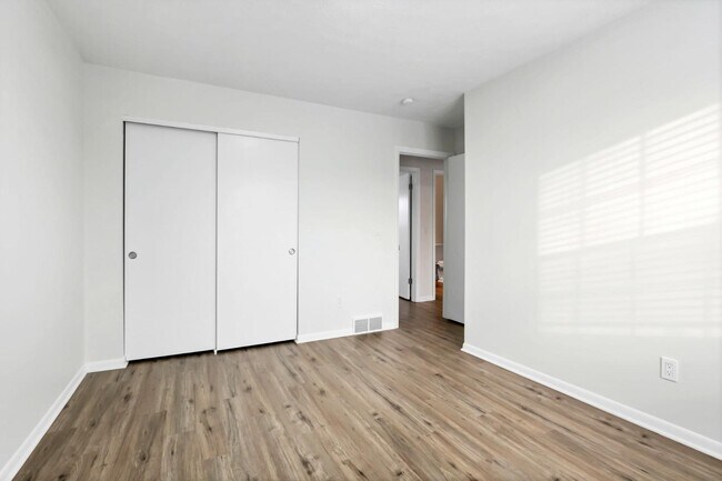 Building Photo - 3080 Pine Valley Rd