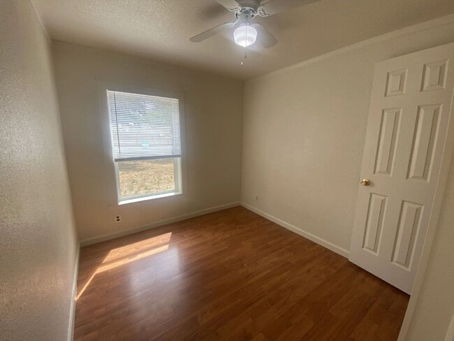 Building Photo - 310 Gregory Dr