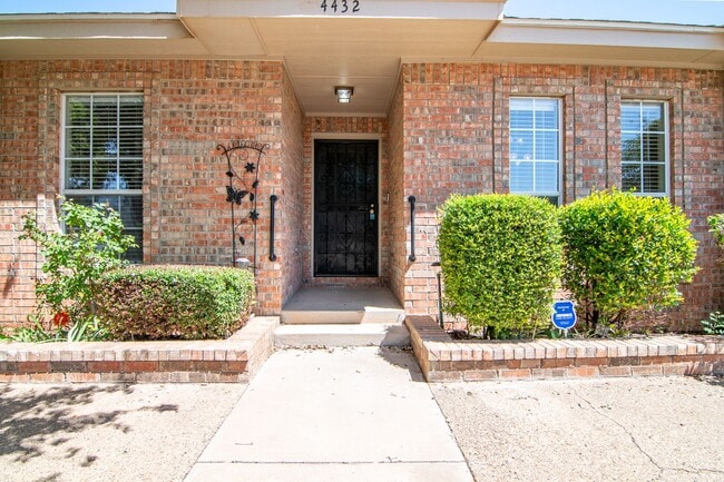 Building Photo - 4432 Lanham St