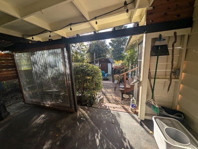 Building Photo - Stunning 4-Bedroom Home in Desirable Central Kitsap Location