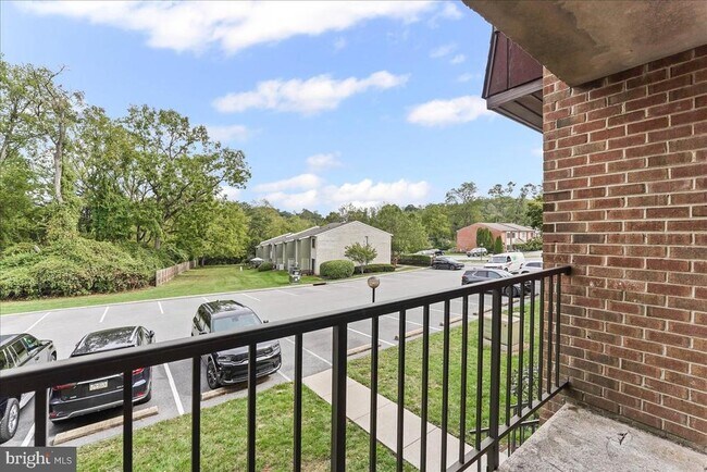 Building Photo - 510 Valley Dr