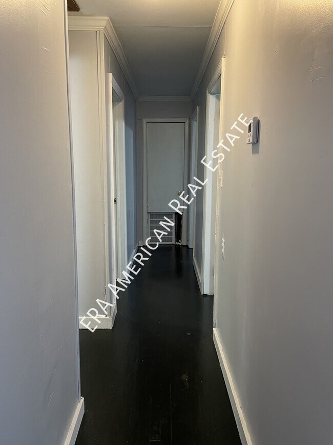 Building Photo - 401 S Booker St