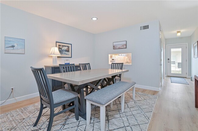 Building Photo - 223 3rd Ave S