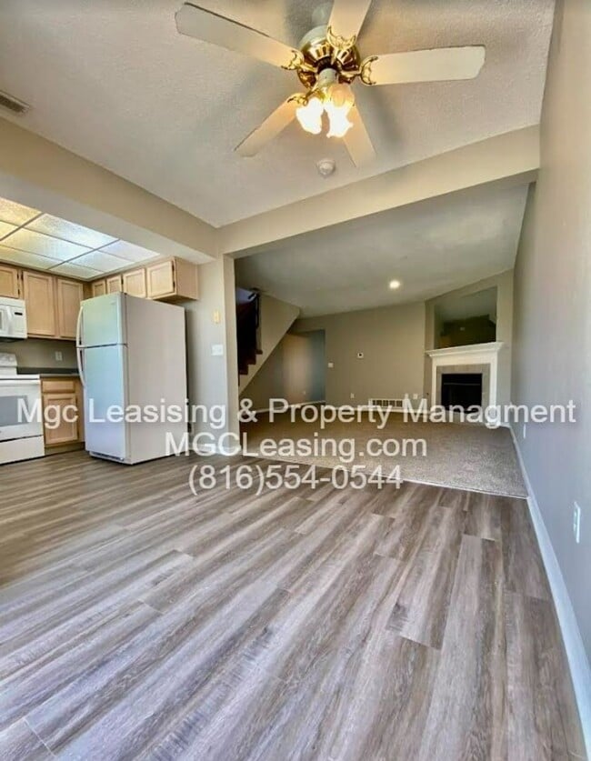 Building Photo - 1012 NE Whispering Winds Ct