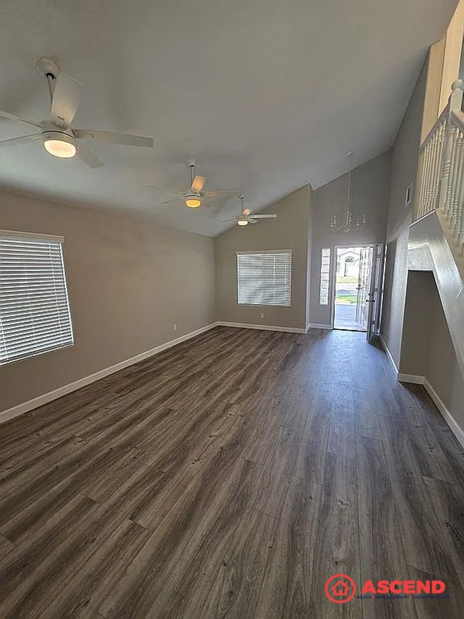 Building Photo - Beautiful Home in the Southwest!