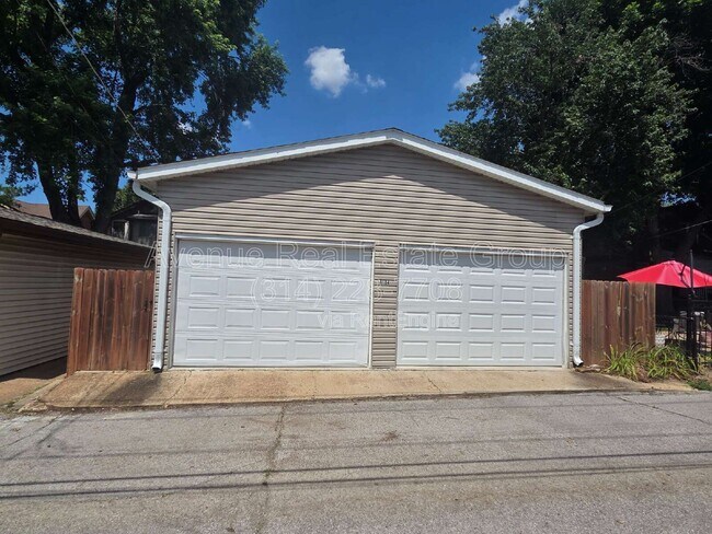 Building Photo - 4114 Alma Ave