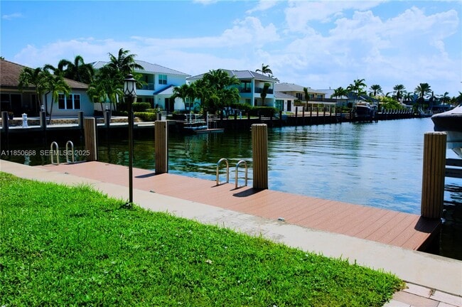 Building Photo - 2305 N Ocean Blvd