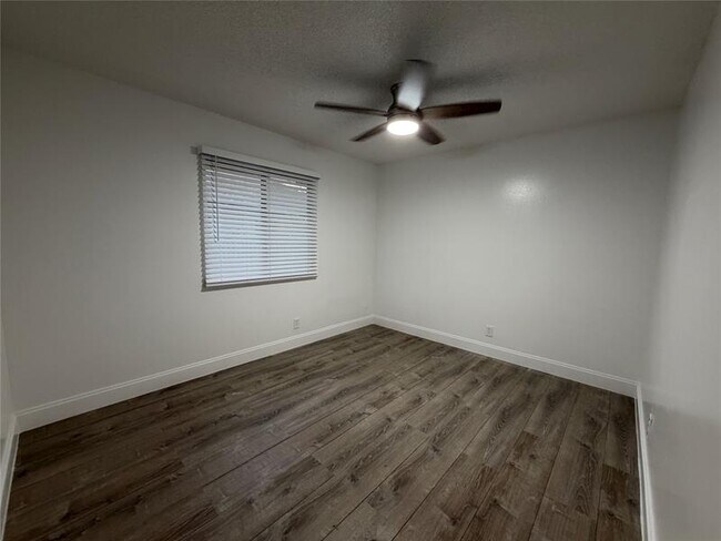 Building Photo - 6558 Harbour Rd